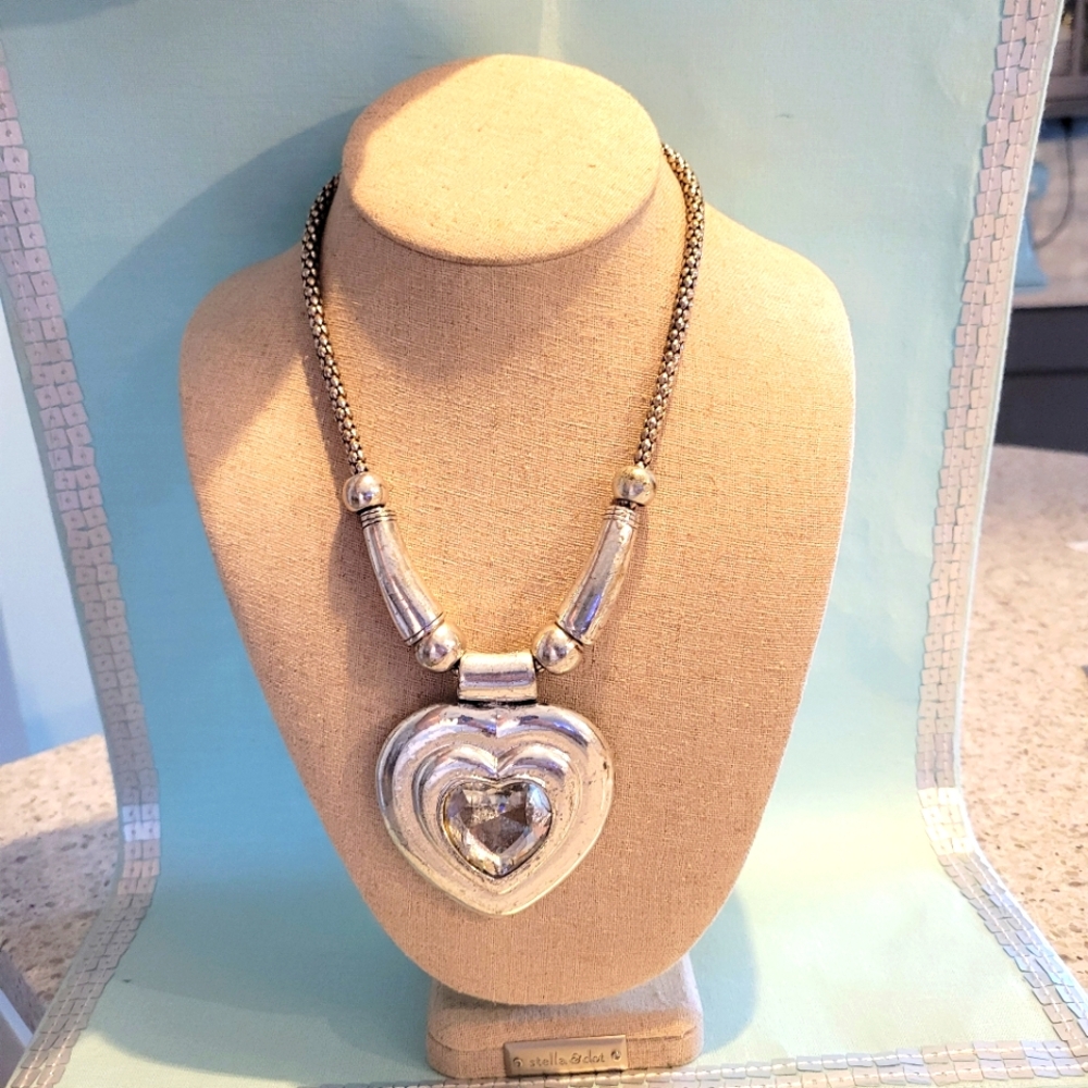 Big Statement Necklace With Hard Shape Pendant - image 1